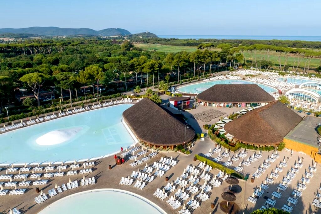 Holiday Parks With Beaches in Tuscany