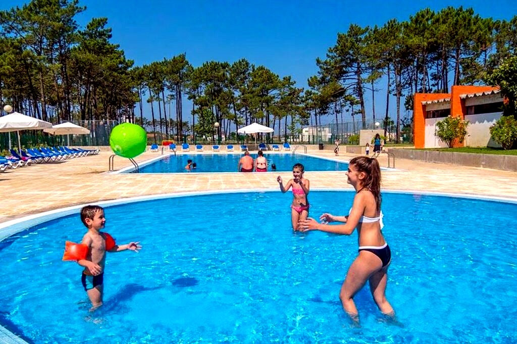 Orbitur Vagueira has a number of outdoor pools for kids of all ages