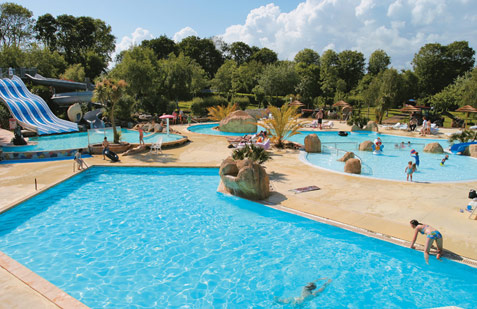 Les Deux Fontaines Campsite France. Book Camping Les Deux Fontaines Online.